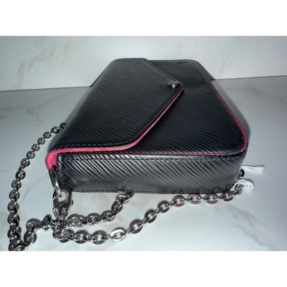 Louis Vuitton Epi Leather Chain Crossbody Bag – Elegant & Timeless - Picture 7 of 12